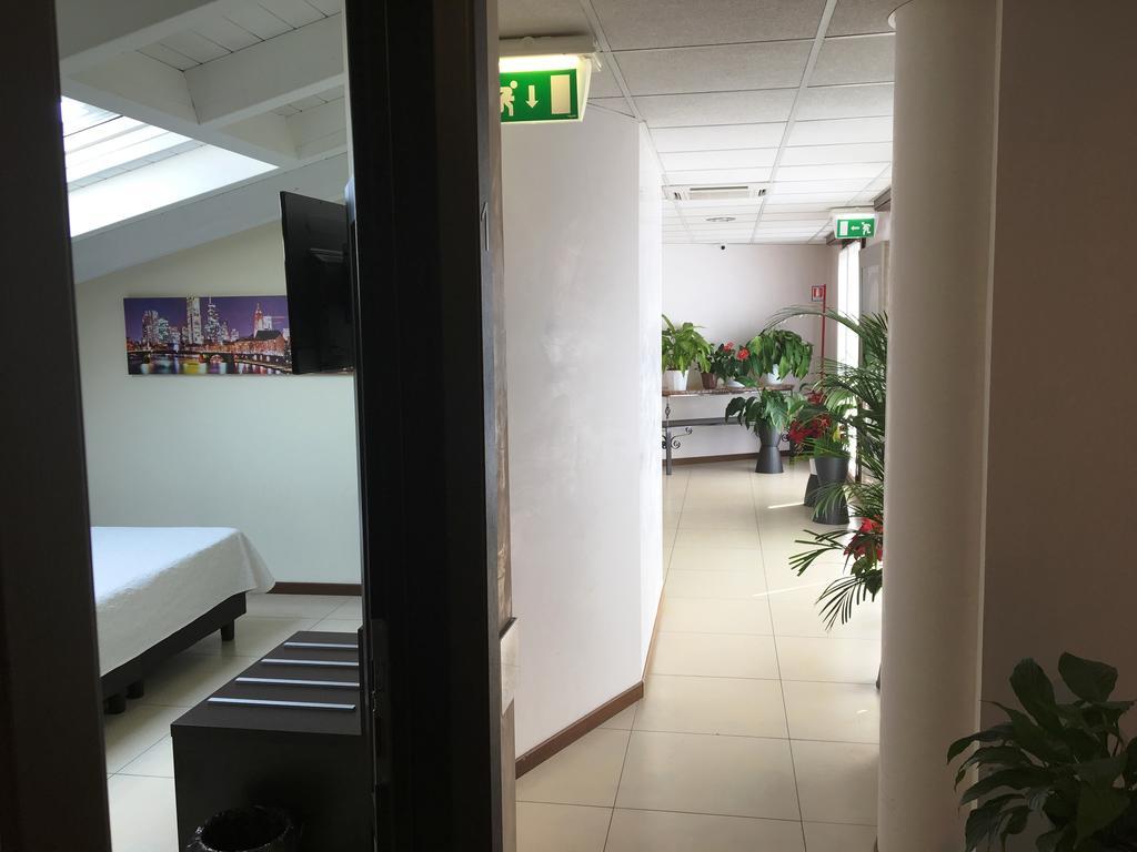 Residenza S.Event B&B Буччинаско Экстерьер фото