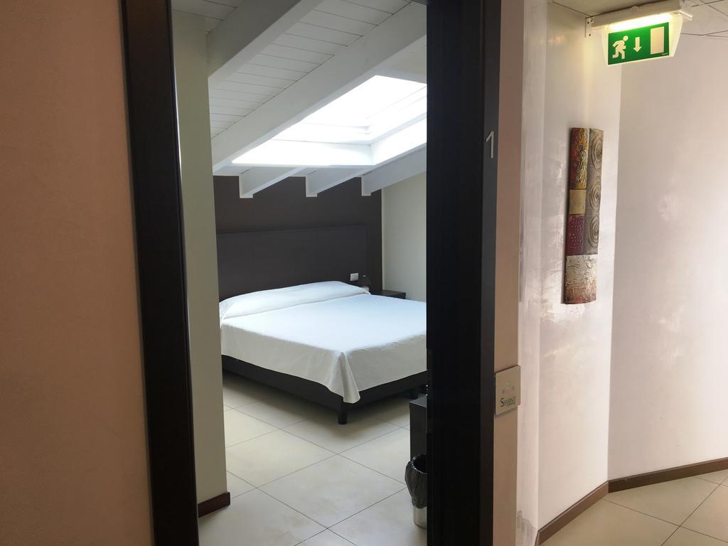 Residenza S.Event B&B Буччинаско Экстерьер фото