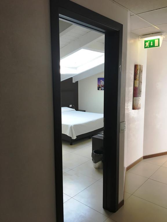 Residenza S.Event B&B Буччинаско Экстерьер фото